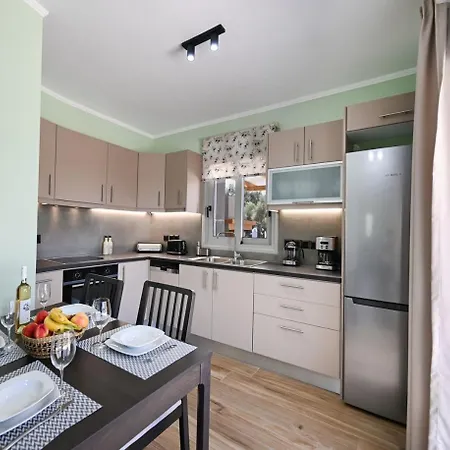 Penelope Halipoma * Lefkáda