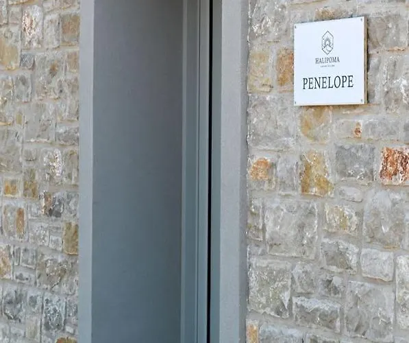 Penelope Halipoma * Lefkáda